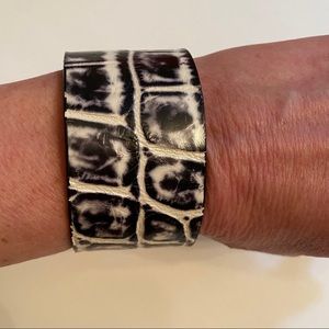 LEIGHELENA BRACELET CROCODILE BLACK WHITE GOLD USA